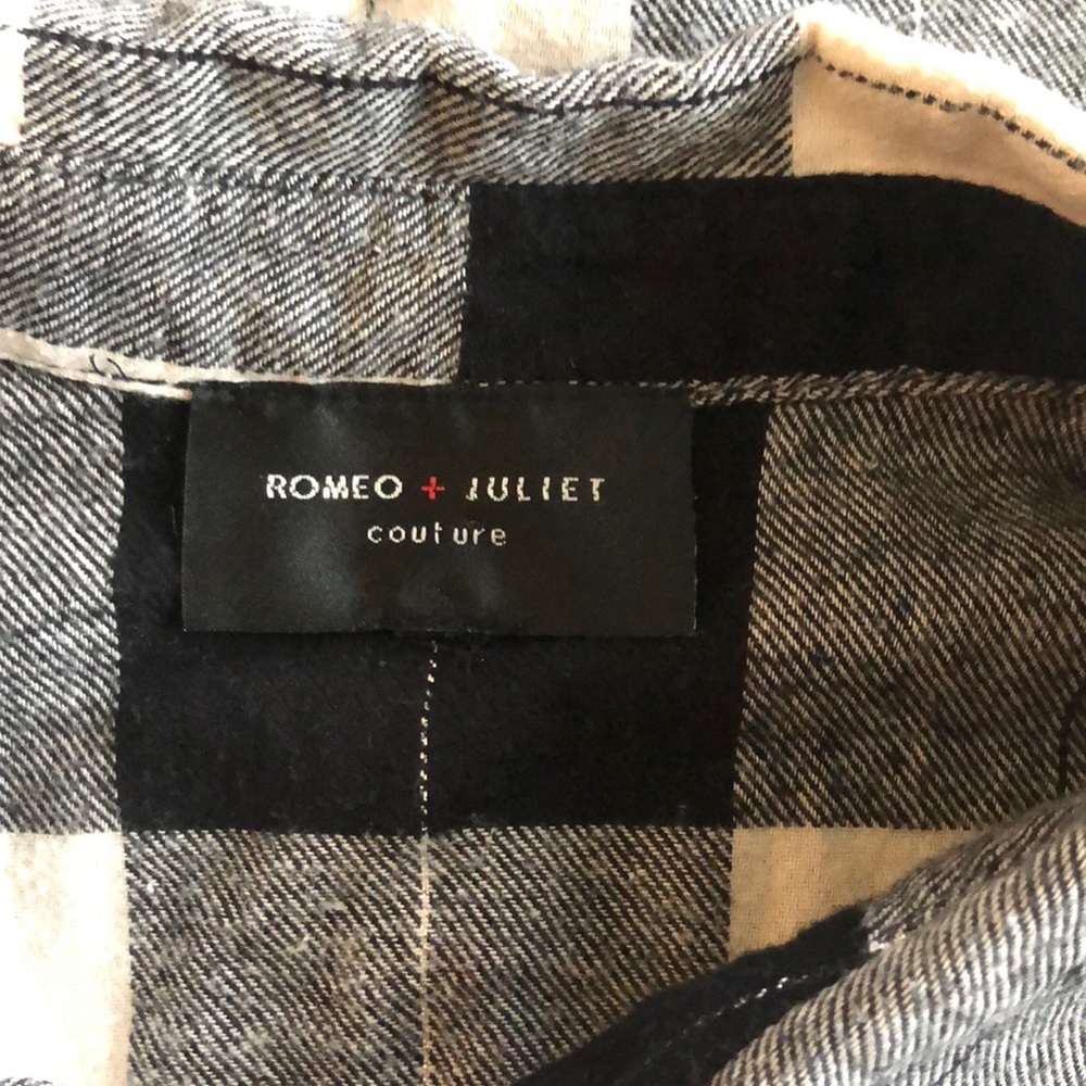 Romeo & Juliet Couture plaid tunic - Picture 4 of 4